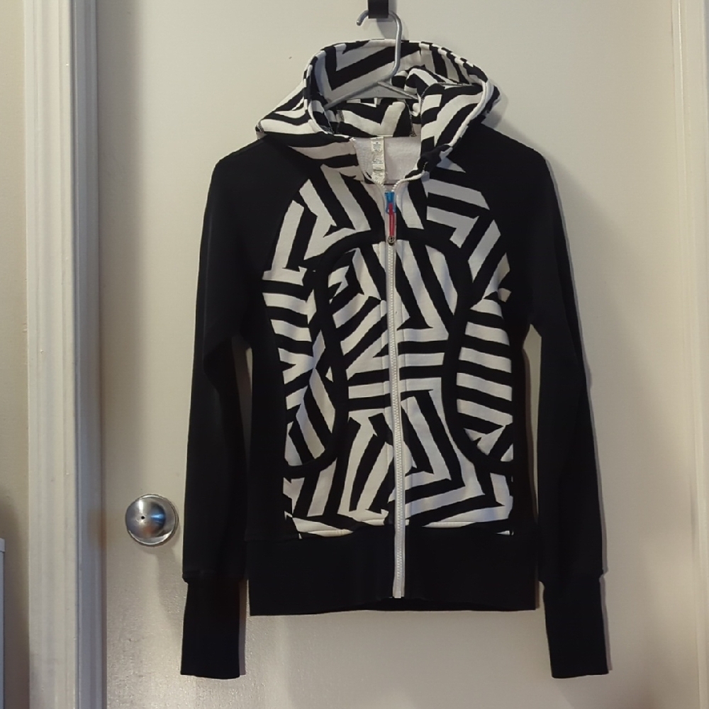 Lululemon Athletica Black and White Patterned Hoodie